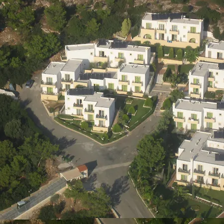 Pefkos & Πεύκος