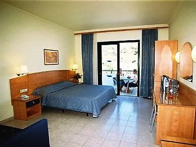 Pefkos & Hotell